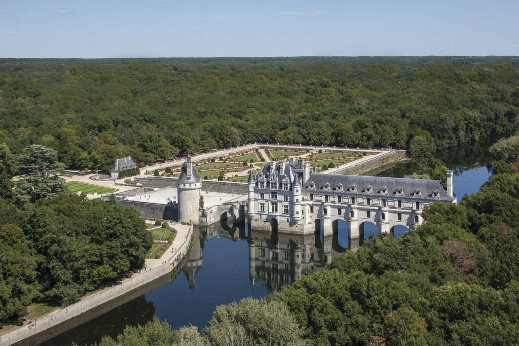 Private wine day trip to Loire Valley (1)