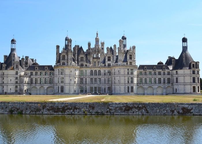 Private luxury wine day trip to Loire Valley (0)